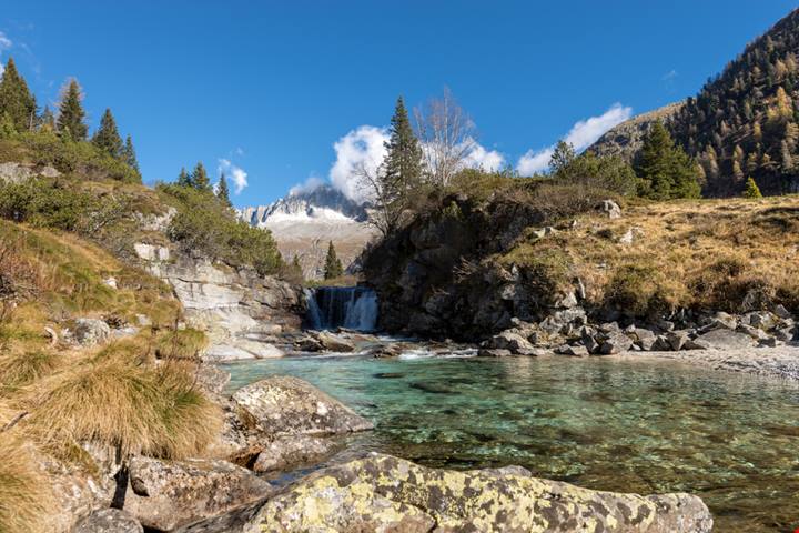 Fototrekking d'autunno in Trentino, 5 itinerari per vivere la magia del foliage